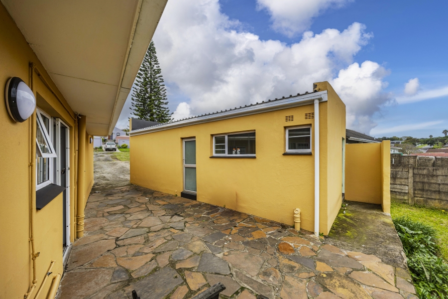 4 Bedroom Property for Sale in Amalinda North Eastern Cape